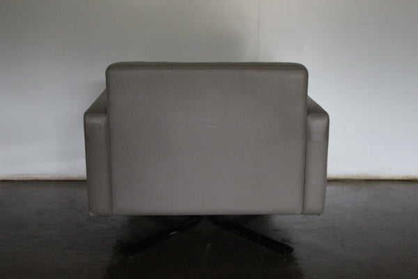 Poltrona Frau Kennedee Swivel Armchair in Grey Pelle Leather