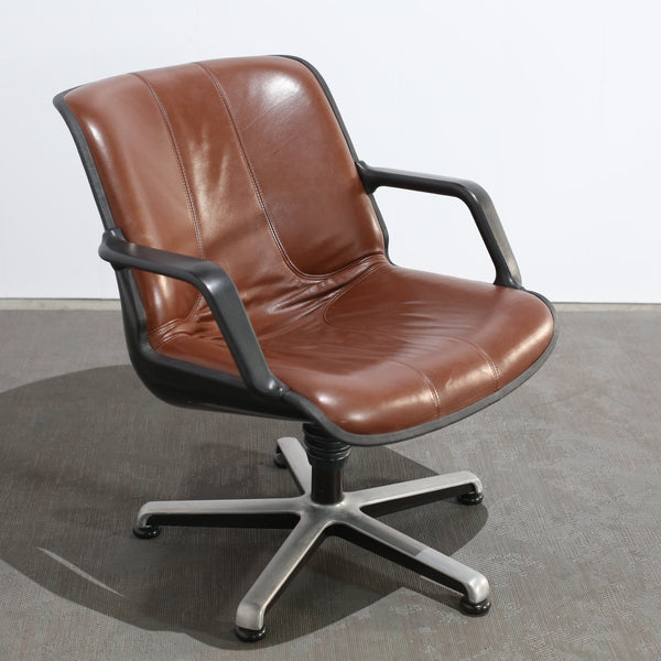 Froescher 1982 Resumo Armchair @ REHAUS