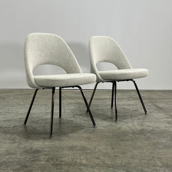 Knoll Relax Conference Chairs by Eero Saarinen, Set of Two @ REHAUS