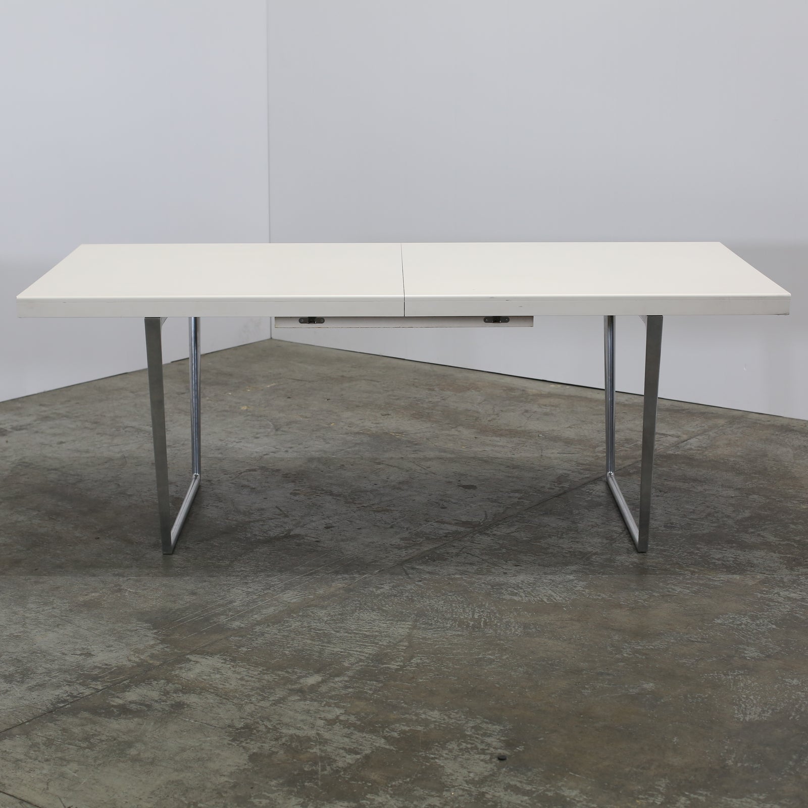 Vitra Extendable Dining Table by Antonio Citterio