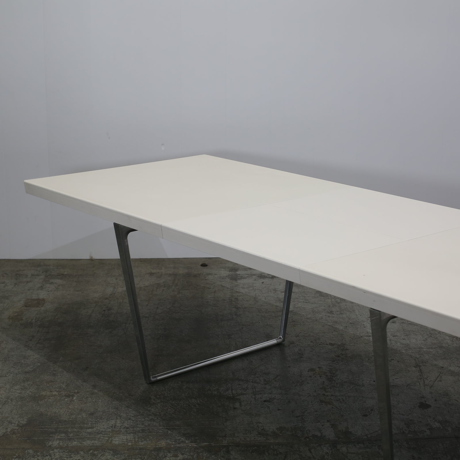 Vitra Extendable Dining Table by Antonio Citterio