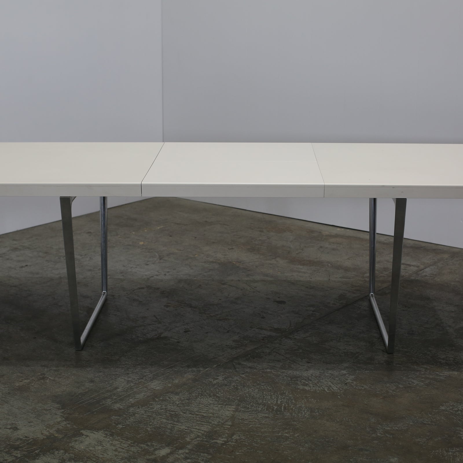 Vitra Extendable Dining Table by Antonio Citterio