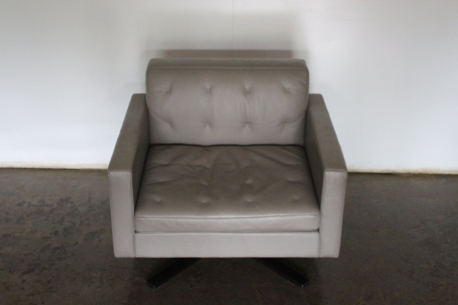 Poltrona Frau Kennedee Swivel Armchair in Grey Pelle Leather