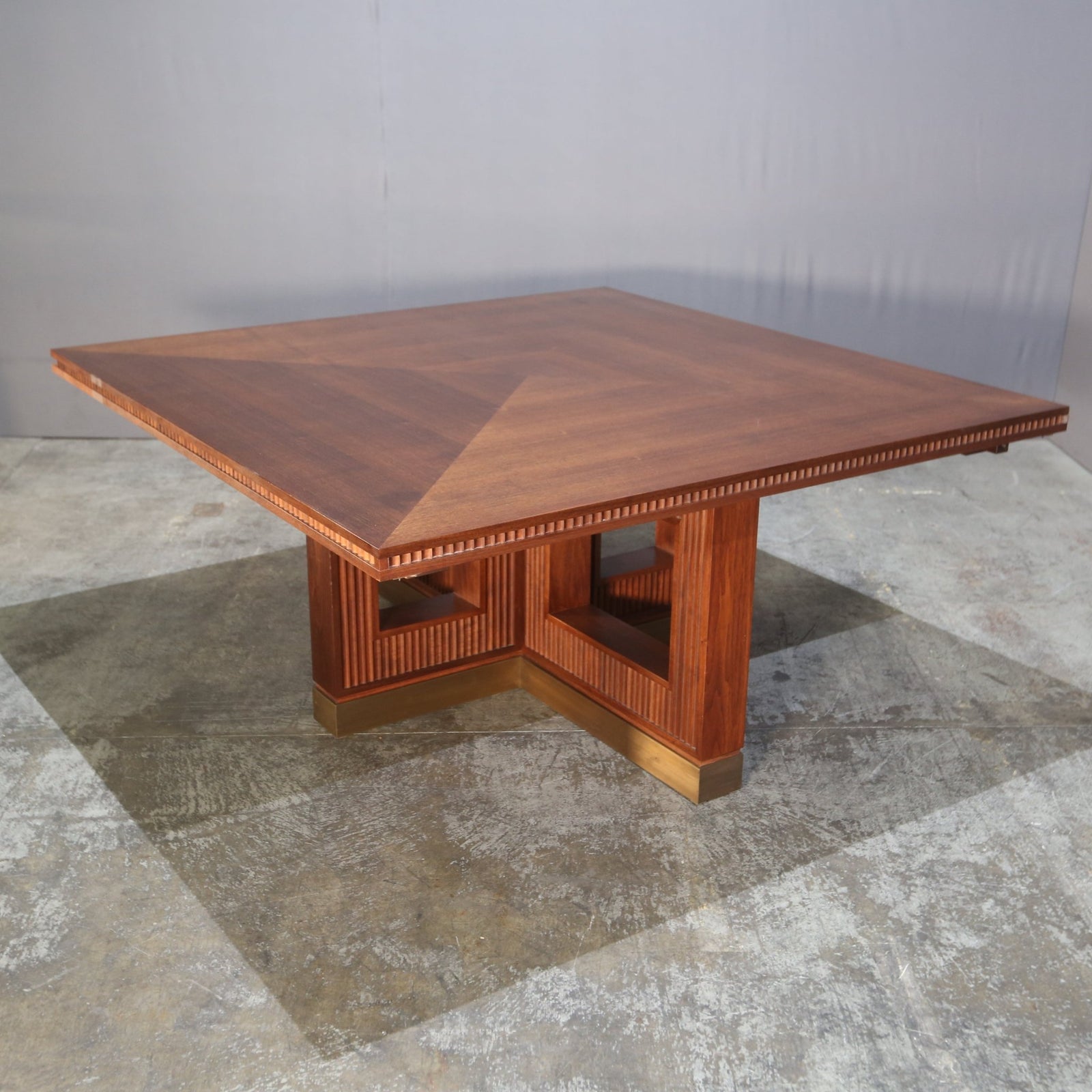 Adjustable Wooden Dining Table @ REHAUS