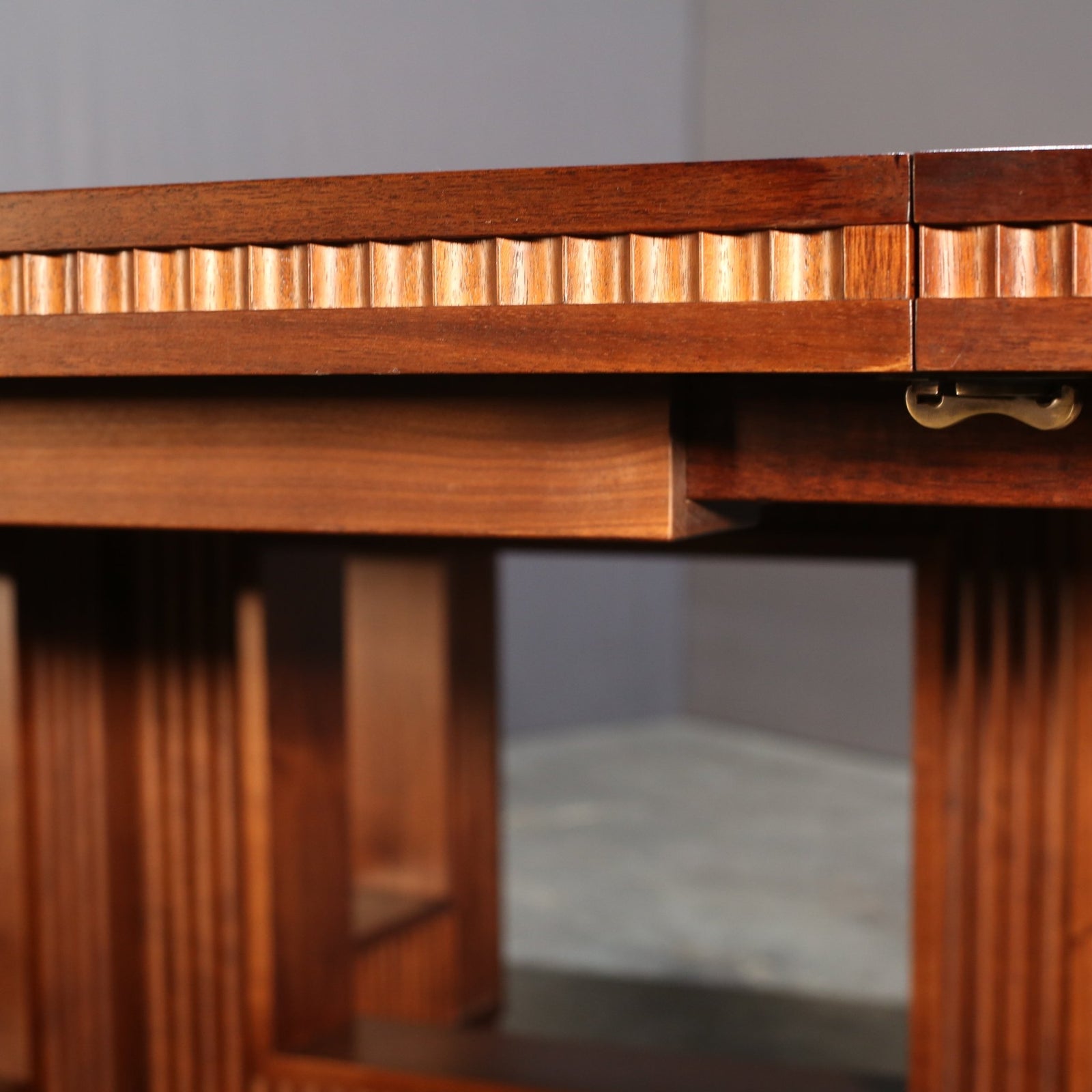 Adjustable Wooden Dining Table @ REHAUS