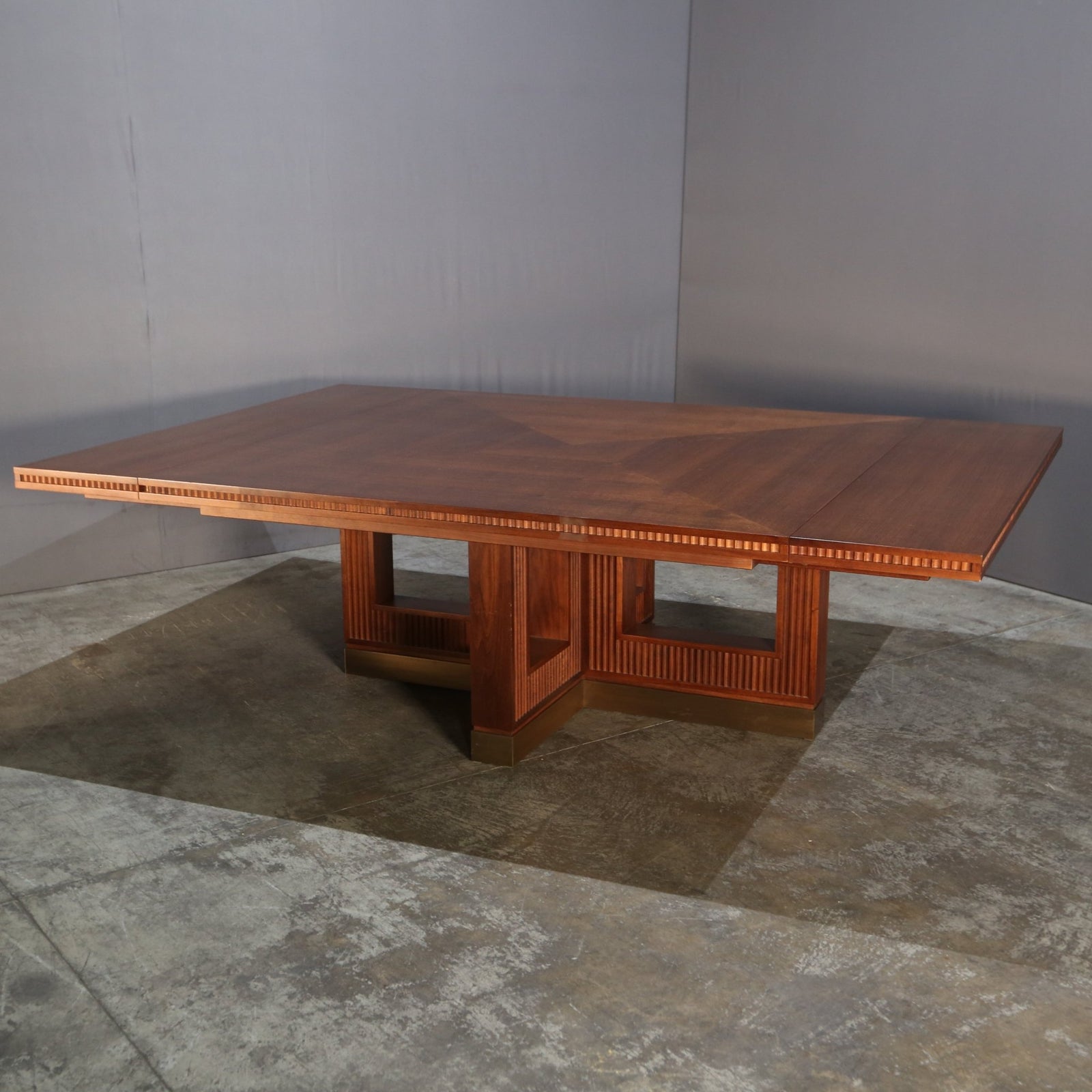 Adjustable Wooden Dining Table @ REHAUS
