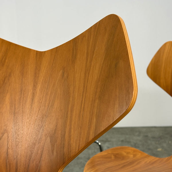 Fritz Hansen Grand Prix Chairs by Arne Jacobsen, Set of Six @ REHAUS