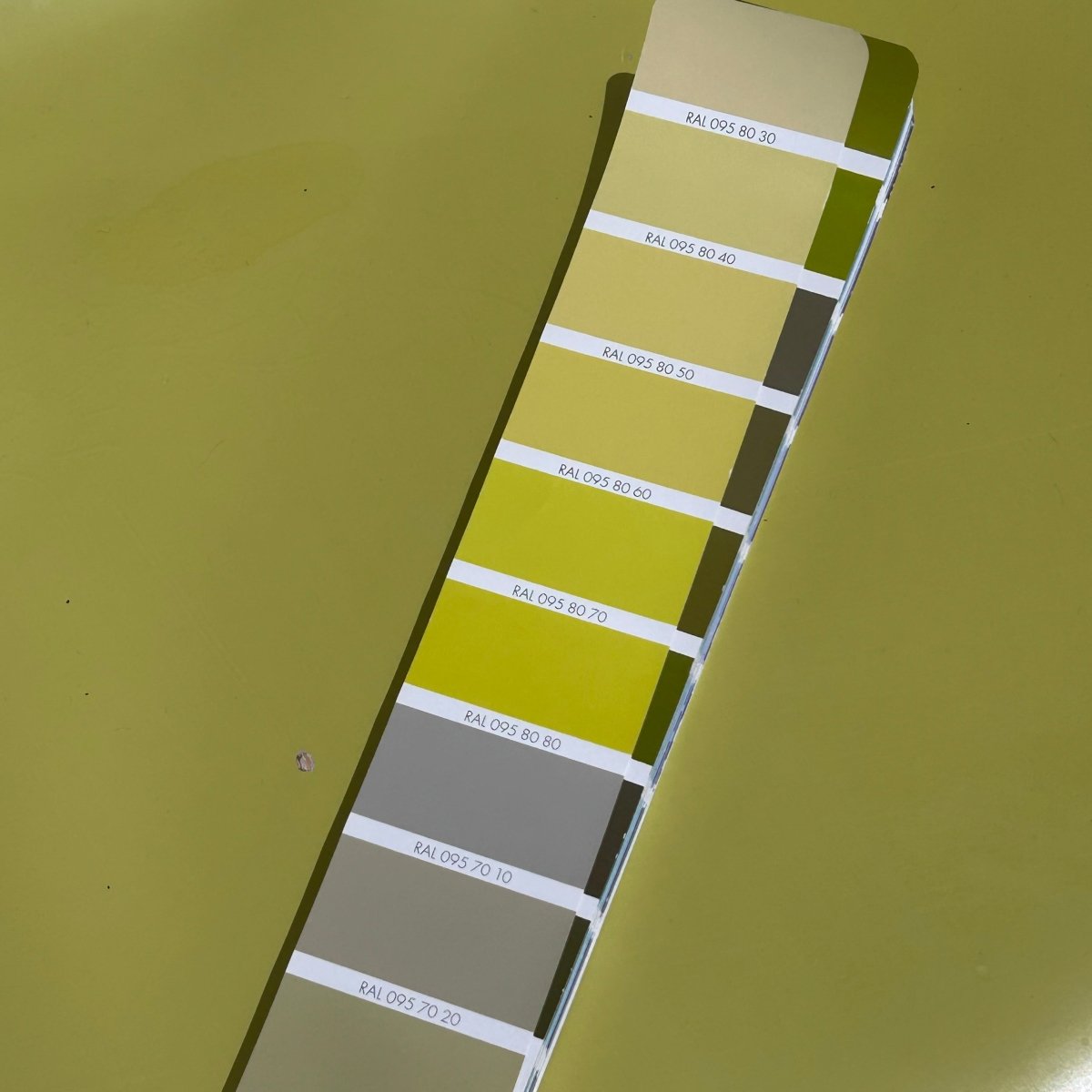 Fritz Hansen Lime Citron Series 7 Dining Chairs by Arne Jacobsen, Set of Fourteen @ REHAUS