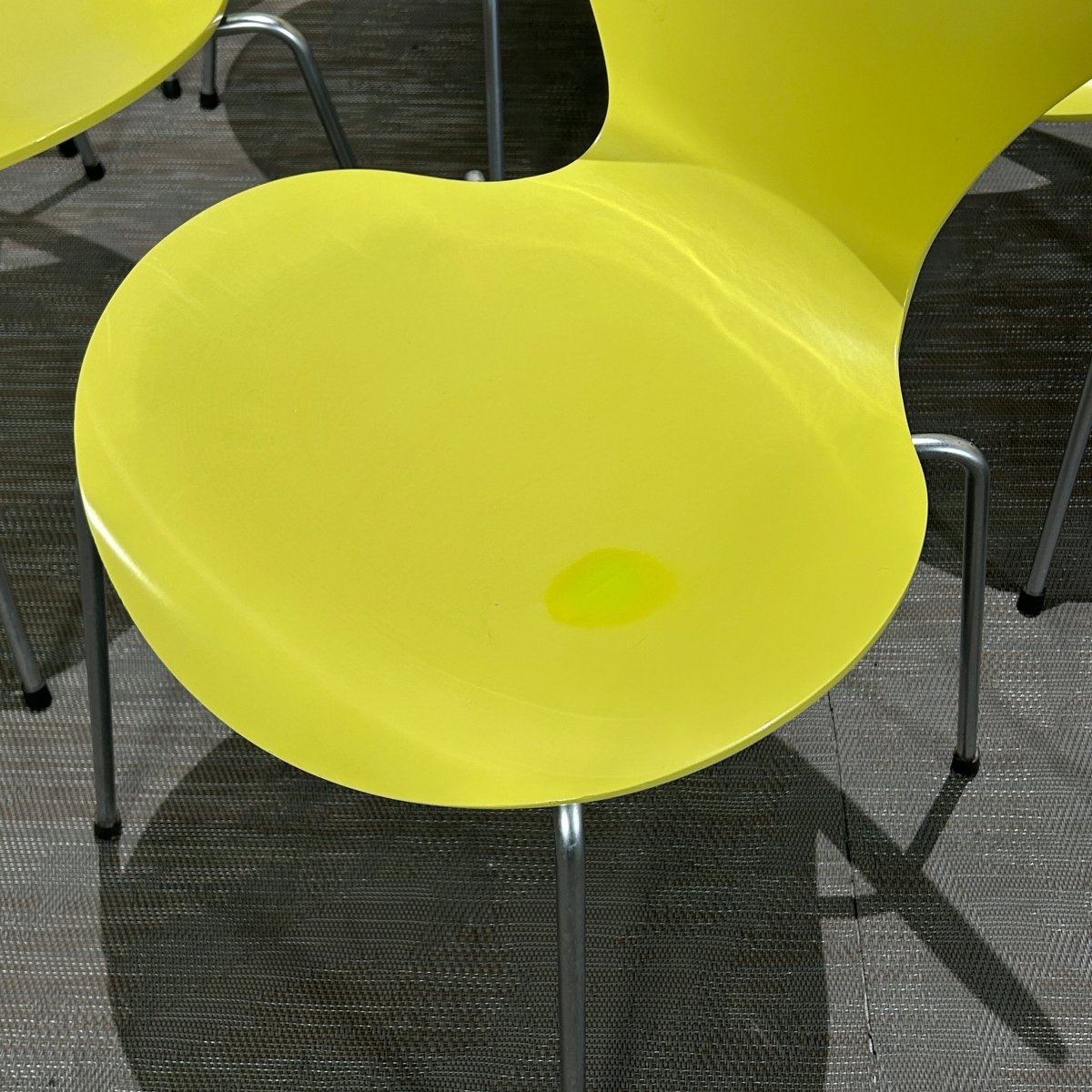Fritz Hansen Lime Citron Series 7 Dining Chairs by Arne Jacobsen, Set of Fourteen @ REHAUS