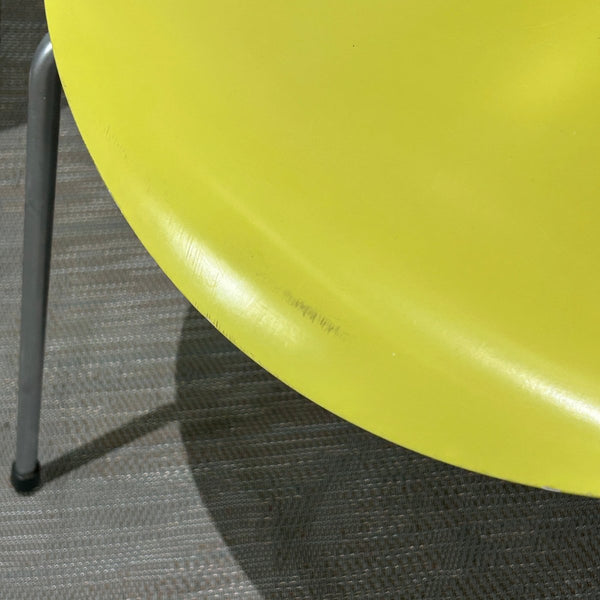 Fritz Hansen Lime Citron Series 7 Dining Chairs by Arne Jacobsen, Set of Fourteen @ REHAUS