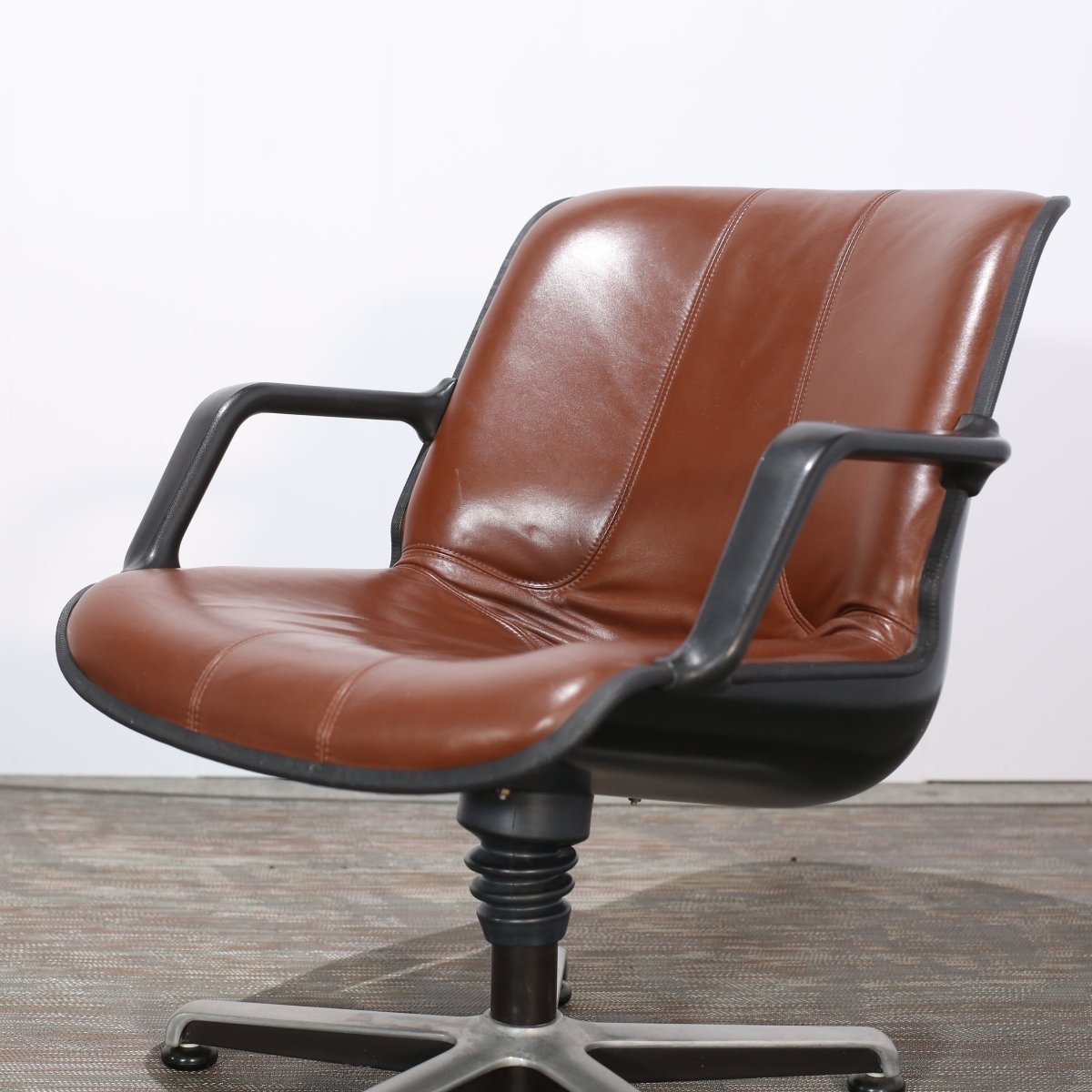 Froescher 1982 Resumo Armchair @ REHAUS