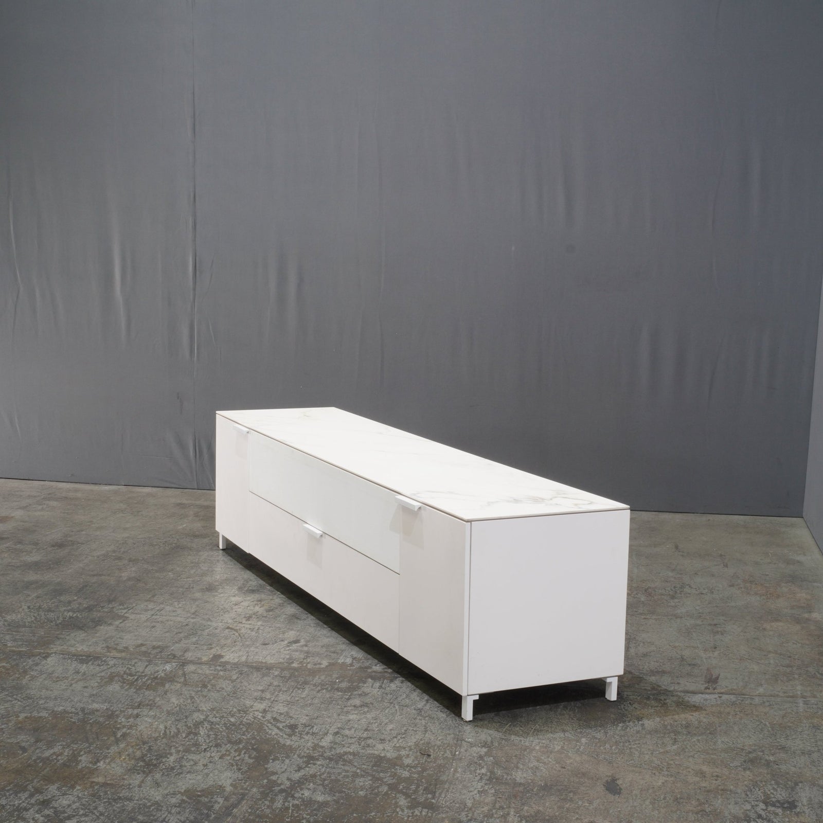 Ligne Roset Everywhere Podium Chest for Soundbar by Christian Werner - REHAUS - Ligne Roset