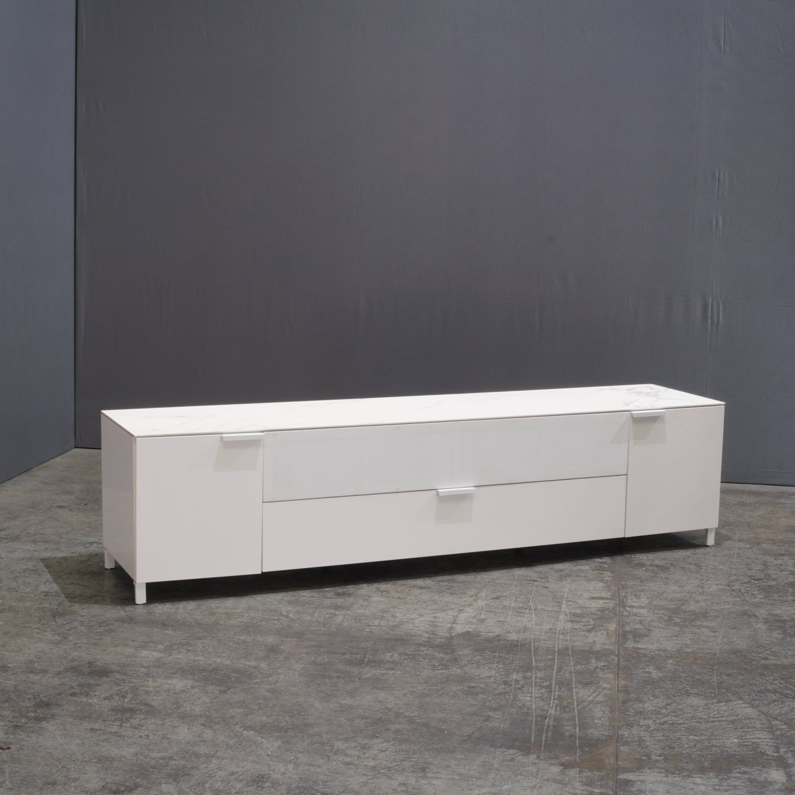 Ligne Roset Everywhere Podium Chest for Soundbar by Christian Werner - REHAUS - Ligne Roset