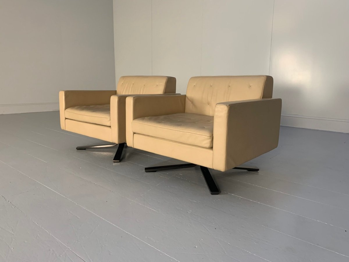 Pair of Poltrona Frau for Ferrari Kennedee Armchairs - In Pelle Frau SC Leather @ REHAUS