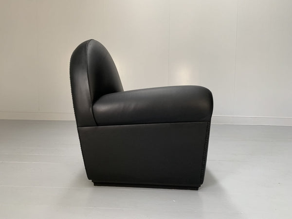 Pair of Poltrona Frau Vanity Fair Armchairs - In Pelle Frau Black Leather @ REHAUS