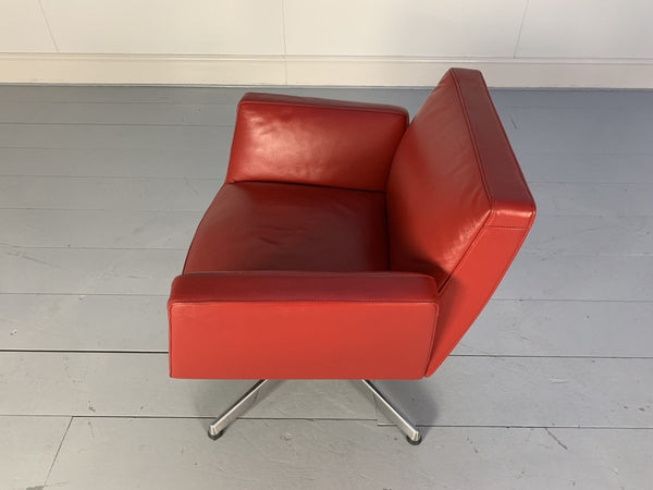 Poltrona Frau Chancellor Swivel Armchair - In Red Pelle Frau SC Leather @ REHAUS