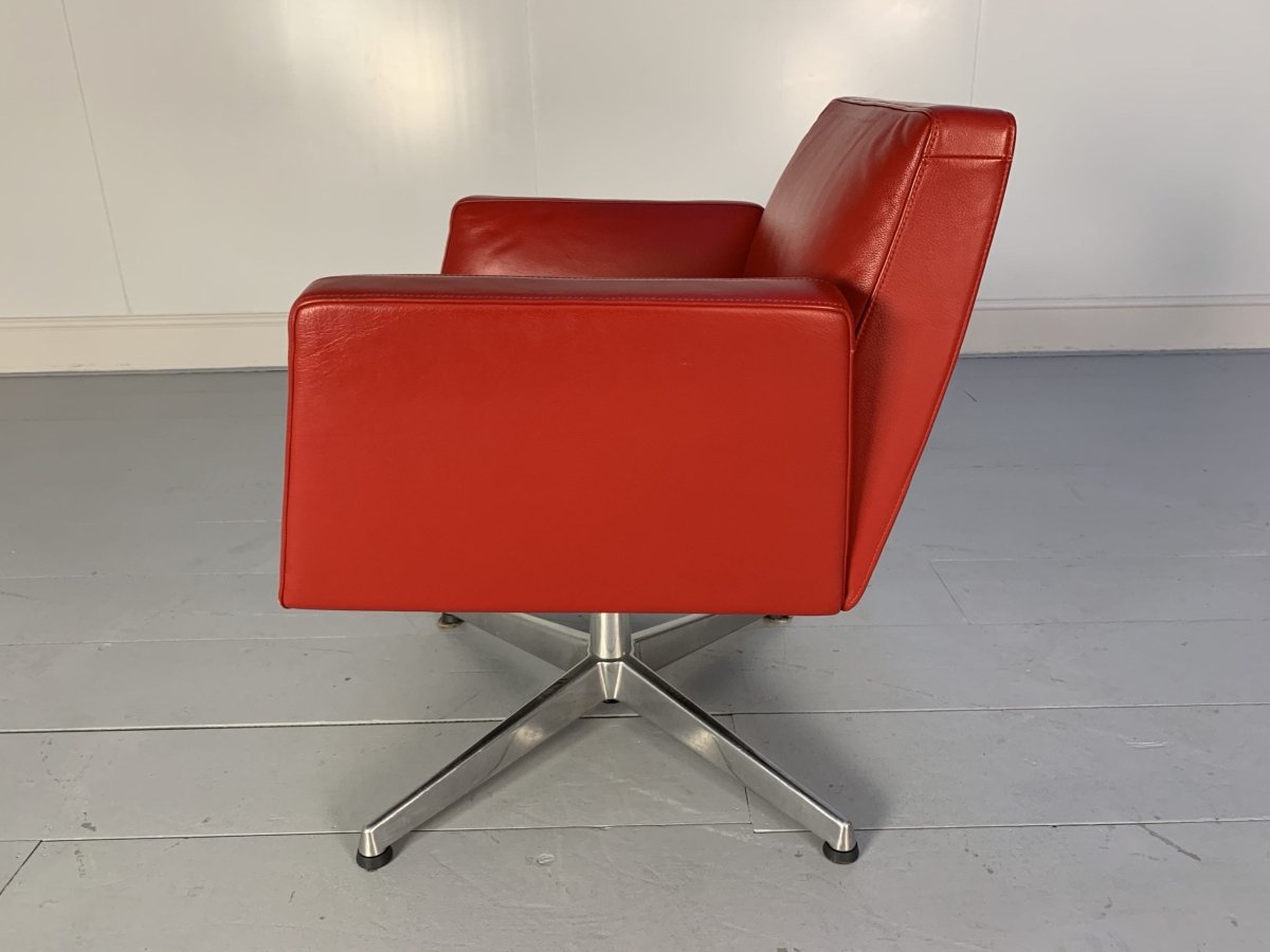 Poltrona Frau Chancellor Swivel Armchair - In Red Pelle Frau SC Leather @ REHAUS