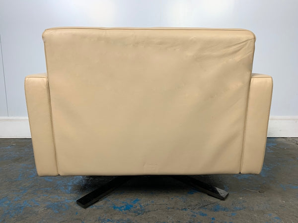 Poltrona Frau for Ferrari Kennedee Armchairs in Pelle Frau SC Leather @ REHAUS