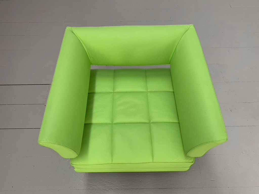 Poltrona Frau Hydra Enif Armchair - In Green Pelle Frau SC Leather @ REHAUS