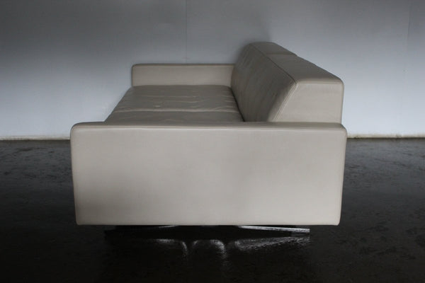 Poltrona Frau Kennedee 2 - Seat Sofa - In Panna 51 Pelle Frau SC Leather @ REHAUS