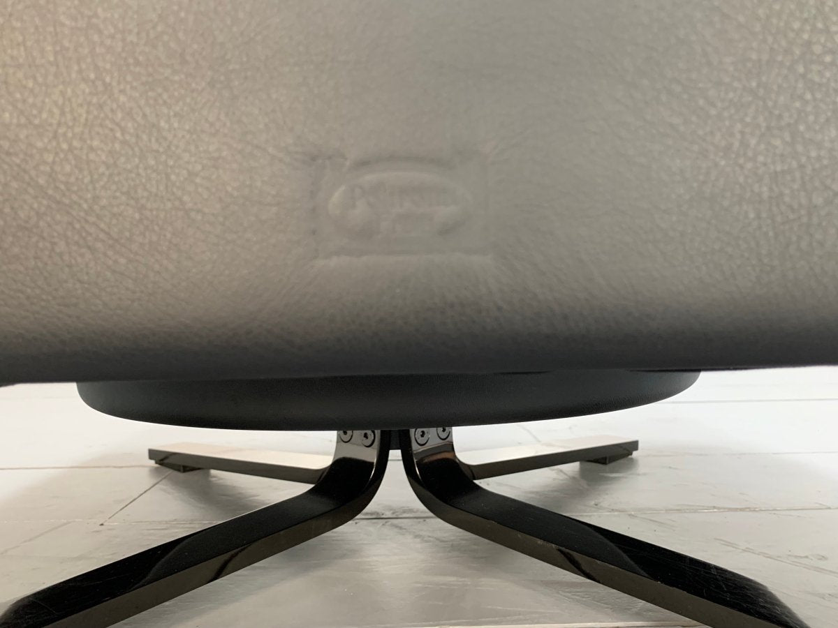 Poltrona Frau Kennedee Armchair in Black Pelle Frau SC Leather @ REHAUS