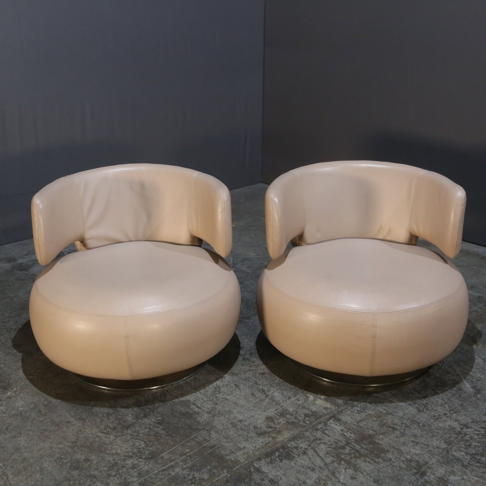 Roche Bobois Cream Leather Curl Swivel Armchair @ REHAUS