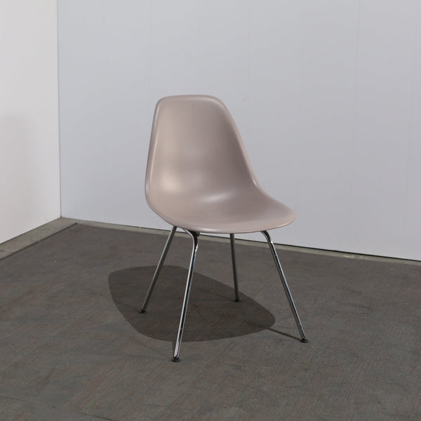 Vitra RE DSX Side Chairs by Eames, Set of Six @ REHAUS